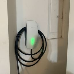 Tesla wall connector charger