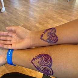 Matching henna Matching henna