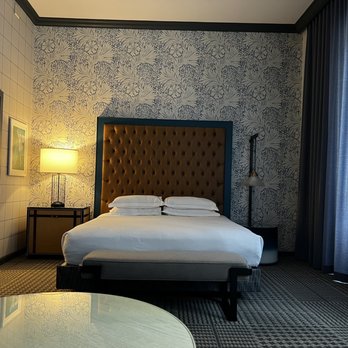 Kimpton Hotel Monaco Denver - Bedroom - Hotels Near Me - Denver, Colorado Kimpton Hotel Monaco Denver - Bedroom - Hotels Near Me - Denver, Colorado