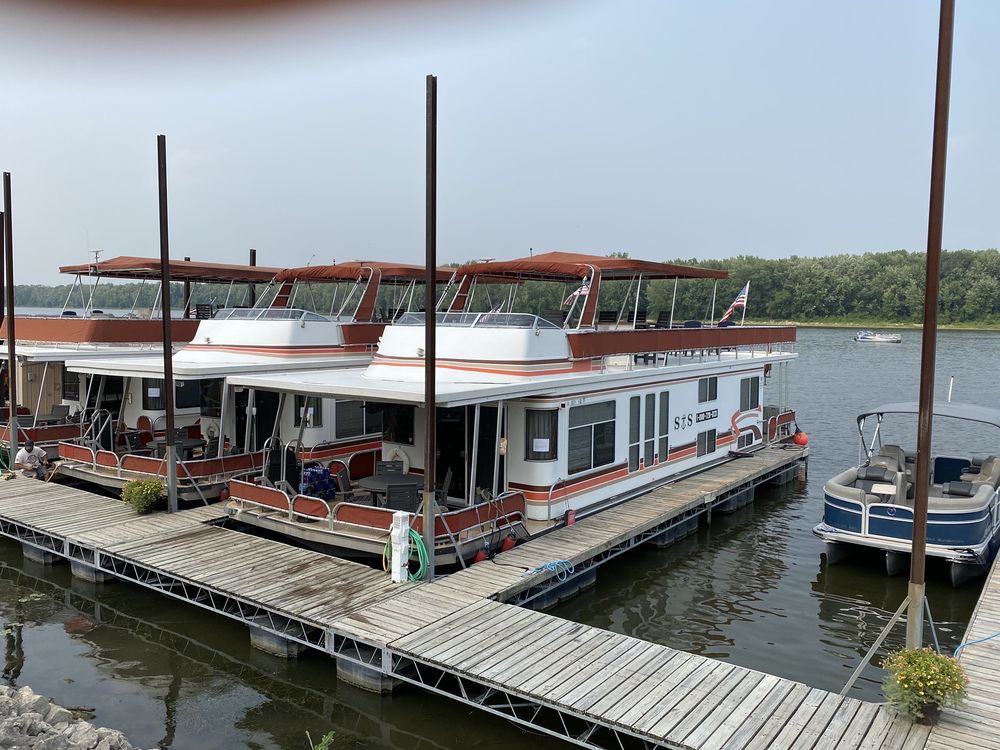S & S HOUSEBOAT RENTALS Updated September 2024 12 Photos 990 S