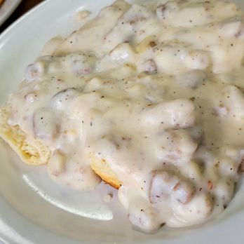 Welcome To Vicki's - a plate of chicken and gravy - Breakfast & Brunch Near Me - Russellville, Kentucky Welcome To Vicki's - a plate of chicken and gravy - Breakfast & Brunch Near Me - Russellville, Kentucky