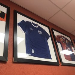 El Guanaco Bakery & Café - Wall
