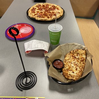 Chuck E. Cheese - Pizza and cheese bread - Pizza Near Me - Orlando, Florida Chuck E. Cheese - Pizza and cheese bread - Pizza Near Me - Orlando, Florida