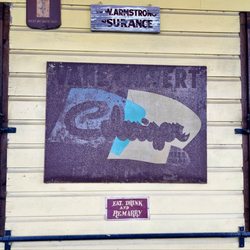 Pincher's Restaurant - Signage decor