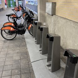 Bike Share Toronto - Another stand with no bikes and the rest are ALL broken
