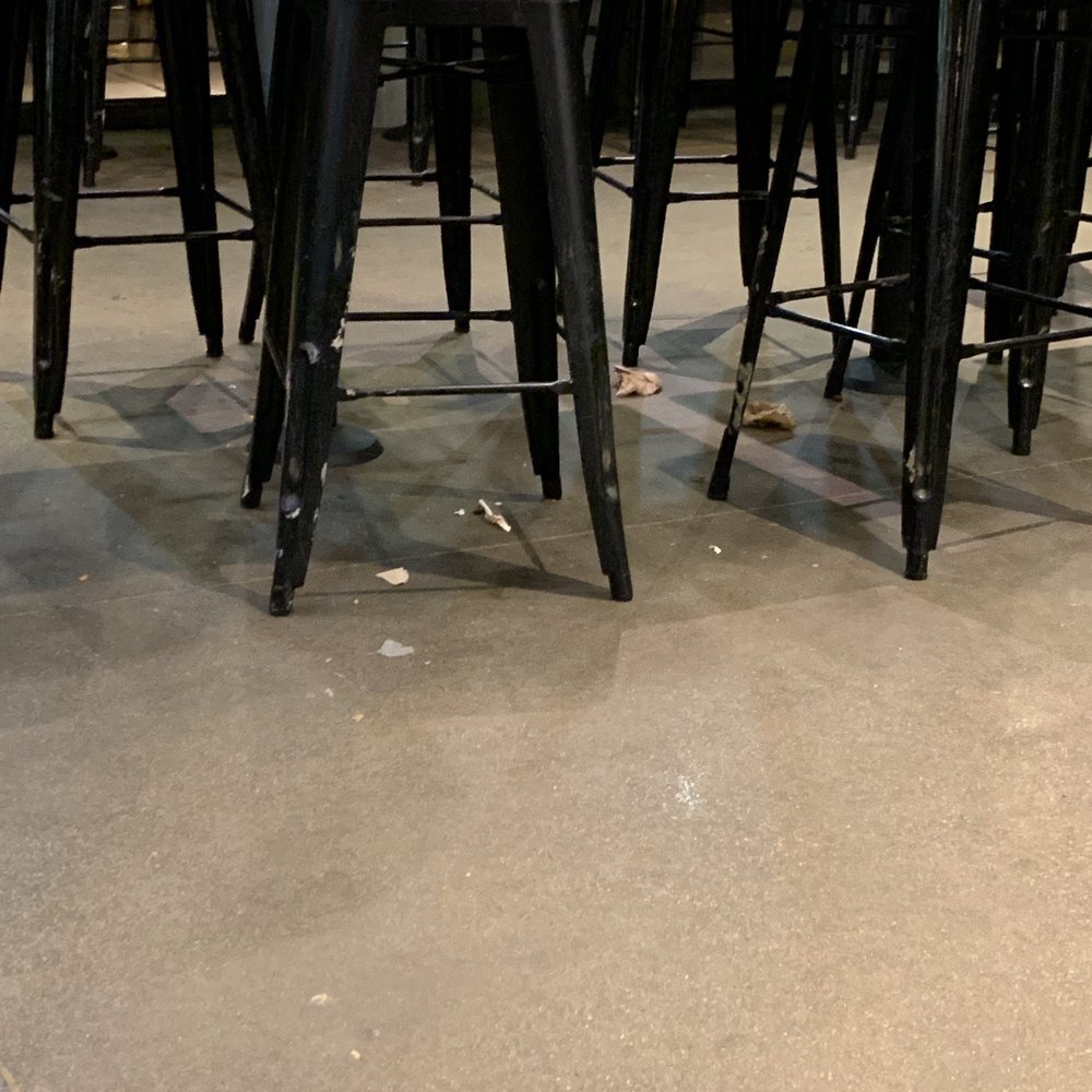 Blaze Pizza - The floor was filthy everywhere - Pizza Near Me - Mason, Ohio