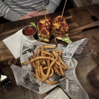 The Urban Hamlet - Grilled Chicken Sandwich - New American Near Me - Bronxville, New York