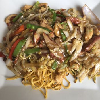 Konakai - Chicken & pork noodles - Peruvian Near Me - Sunrise, Florida