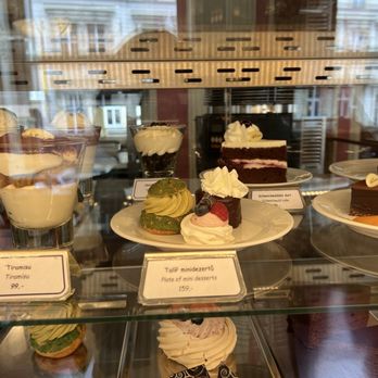 Café Louvre - Desserts - Cafes Near Me - Prague, Puerto Rico