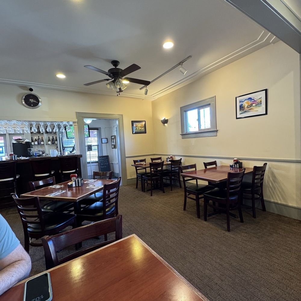 Springside Restaurant - Inside - Breakfast & Brunch Near Me - Paso Robles, California Springside Restaurant - Inside - Breakfast & Brunch Near Me - Paso Robles, California