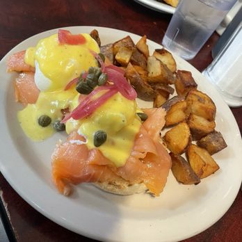 The Ugly Mug Diner - Salmon eggs Benedict - Breakfast & Brunch Near Me - Salem, Massachusetts
