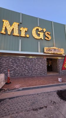 Mr. Ginos Restaurant & Bar by null