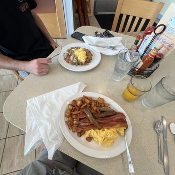 Wild Eggs - Breakfast & Brunch Near Me - Jeffersonville, Indiana