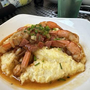 Easy Like Sunday - These inexplicably good shrimp and grits - Breakfast & Brunch Near Me - Charlotte, North Carolina Easy Like Sunday - These inexplicably good shrimp and grits - Breakfast & Brunch Near Me - Charlotte, North Carolina