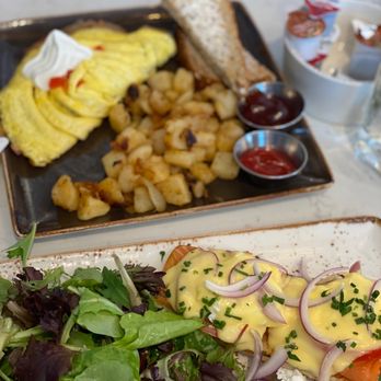 First Watch - Eggs Benedict, omelette - Breakfast & Brunch Near Me - Oak Brook, Illinois First Watch - Eggs Benedict, omelette - Breakfast & Brunch Near Me - Oak Brook, Illinois