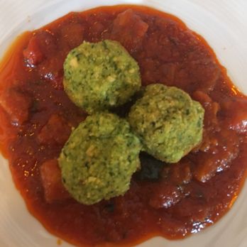 EcoVegetaria - Albondigas de tofu, mijo y espinacas con pisto - Vegetarian Near Me - Palma de Mallorca, PM