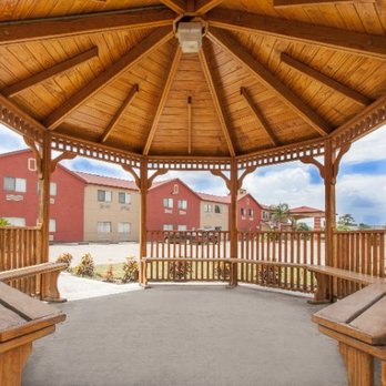Hotel Domus - Outdoor Seating - Hotels Near Me - Houston, Texas