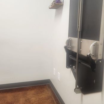 Vanguard Veterinary Associates - The room you wait in... - Veterinarians Near Me - San Antonio, Texas Vanguard Veterinary Associates - The room you wait in... - Veterinarians Near Me - San Antonio, Texas