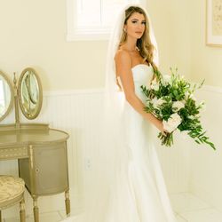 Bridal Palace Bellevue - Pronovias Wedding Dress