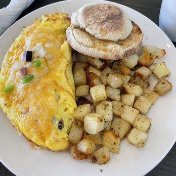 Le Peep - Legacy - Mini Denver - Breakfast & Brunch Near Me - Omaha, Nebraska