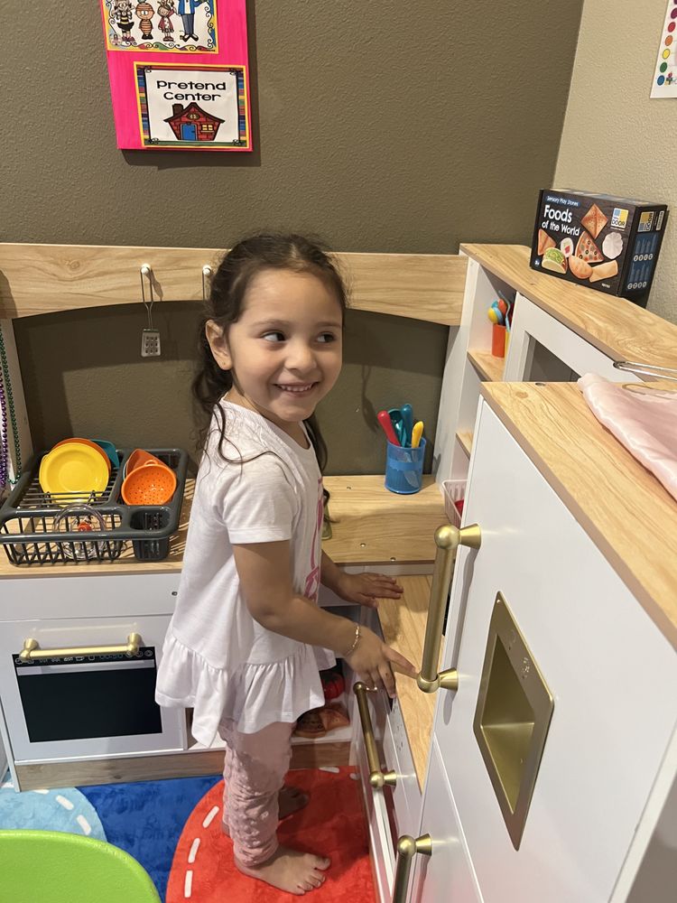 Dolphins Bilingual Daycare - childcare center in Portland, OR