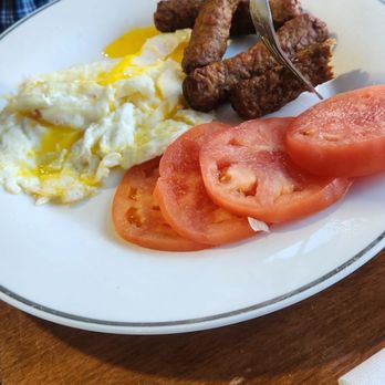 Moe’s Country Kitchen - Over easy, tomato slices, and sausage - Breakfast & Brunch Near Me - Fort Worth, Texas