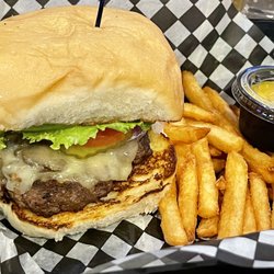 Billy's Grille & Bar - Mushroom Burger :)