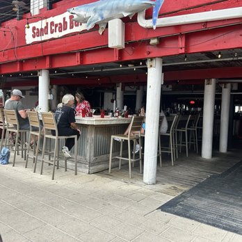 Crabs on the Beach - Bar outside - Seafood Near Me - Gulf Breeze, Florida