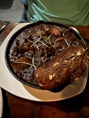 Pub Thirty Two by null