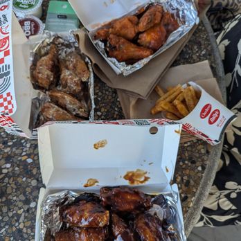 Rally's - Their wings - Burgers Near Me - Yuma, Arizona Rally's - Their wings - Burgers Near Me - Yuma, Arizona