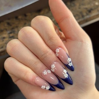 Queen Nails & Spa - Nail Salons Near Me - Paramount, California