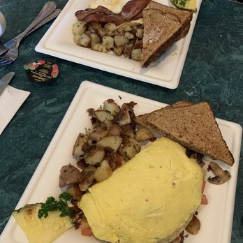 Egghead's Restaurant - Mighty Lion & Wizards Garlic Lover - Breakfast & Brunch Near Me - Fort Bragg, California Egghead's Restaurant - Mighty Lion & Wizards Garlic Lover - Breakfast & Brunch Near Me - Fort Bragg, California