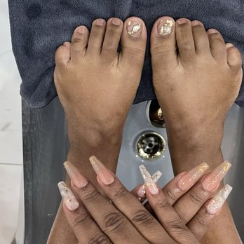 Dorado Nail Bar - Nail Salons Near Me - Missouri City, Texas