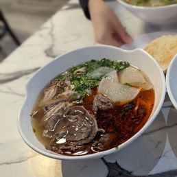 Traditional Beef Noodle Soup / 传统牛肉面