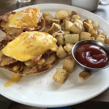 Starbelly - Bacon Eggs Benny with hash browns. - Breakfast & Brunch Near Me - Calgary, Alberta Starbelly - Bacon Eggs Benny with hash browns. - Breakfast & Brunch Near Me - Calgary, Alberta