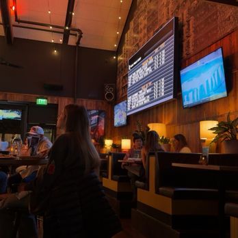 LOCAL Public Eatery Henderson - Interior - Pubs Near Me - Dallas, Texas LOCAL Public Eatery Henderson - Interior - Pubs Near Me - Dallas, Texas