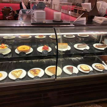 Café de Flore - Dessert display case - Cafes Near Me - Paris, 75 Café de Flore - Dessert display case - Cafes Near Me - Paris, 75