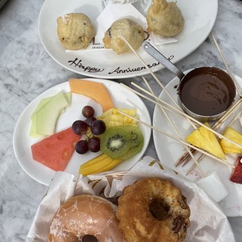 Lavo - Fried oreos, fresh fruit with chocolate for dipping, and the pastry basket - Italian Near Me - Las Vegas, Nevada