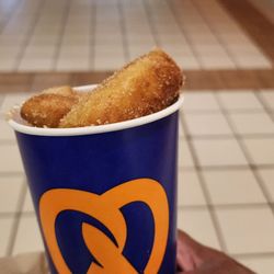 Auntie Anne's - Cinnamon Sugar Pretzel Nuggets Bucket