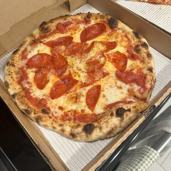 Svizzero - Pepperoni pizza - Italian Near Me - Holland, Texas