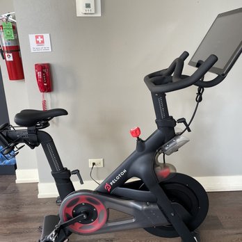 Hotel Blake - Peloton in the gym! Pedals have toe cages. - Hotels Near Me - Chicago, Illinois Hotel Blake - Peloton in the gym! Pedals have toe cages. - Hotels Near Me - Chicago, Illinois