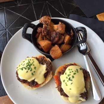 Lavelle - Short rib hash - Lounges Near Me - Toronto, Ontario