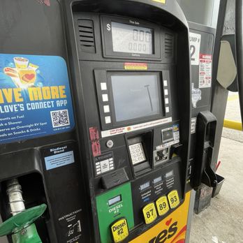 Love's Travel Stop - Convenience Stores Near Me - Fairfield, Texas