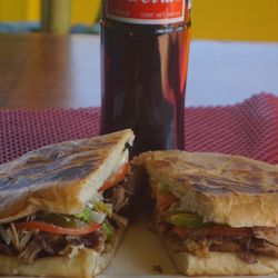 La Plaza - Tortas- asada*carnitas*pollo*al pastor*chorizo