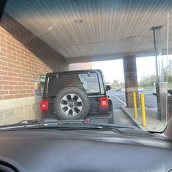 Kroger - Worst pick up window ever