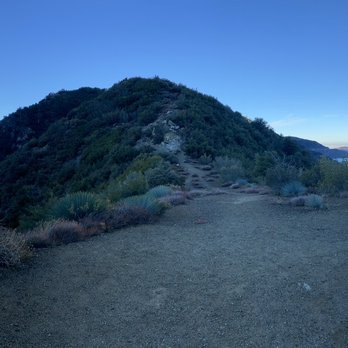 Sunset Peak Hike - Panoramic Vvew going up the steep short cut trail. - Hiking Near Me - Mount Baldy, California Sunset Peak Hike - Panoramic Vvew going up the steep short cut trail. - Hiking Near Me - Mount Baldy, California