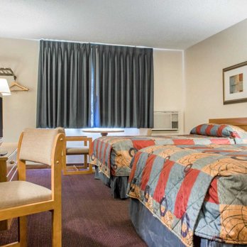 Econo Lodge Darien Lakes - Hotels Near Me - Corfu, New York