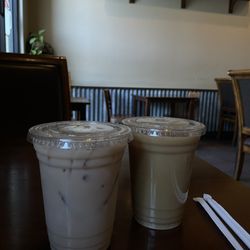 Mondos Coffeehouse - Sweet chai, iced coffee