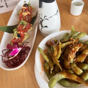 Maki Hibachi - Crispy Tuna Crackers and Kimchee garlic edamame - Japanese Near Me - Orlando, Florida Maki Hibachi - Crispy Tuna Crackers and Kimchee garlic edamame - Japanese Near Me - Orlando, Florida