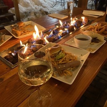 Logan's - Delicious food and fire pit tabletop! - American Near Me - Roslyn, Washington